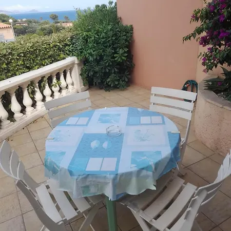 Logement Calme Proche Mer, 4 Personnes, St Aygulf Apartman *